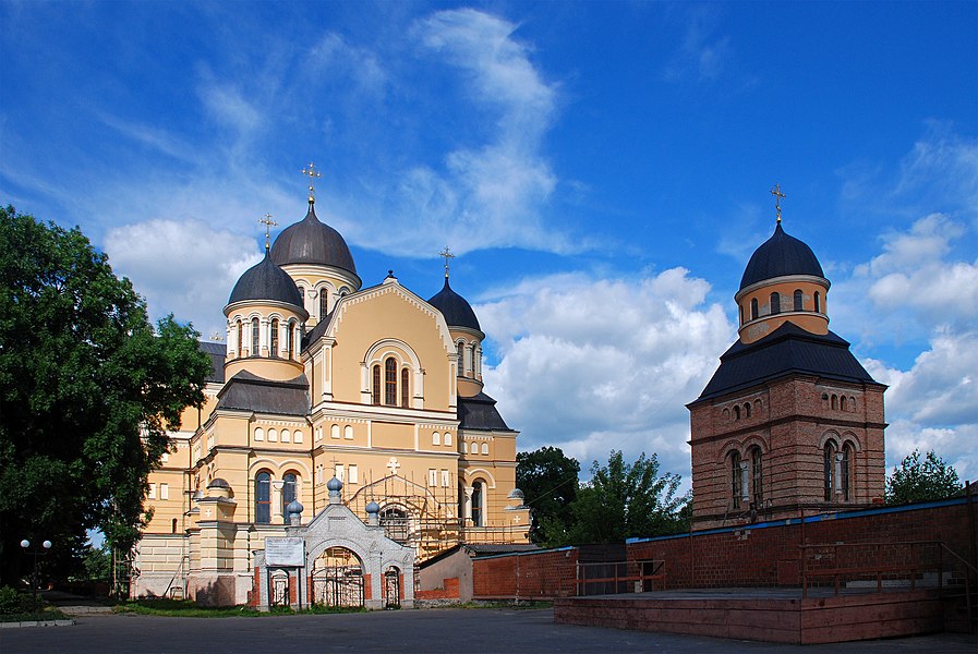 Берестечко что это. Берестечко Церковь. Берестечко костел. Фото храма в Берестечко. Берестечко Волынская область.