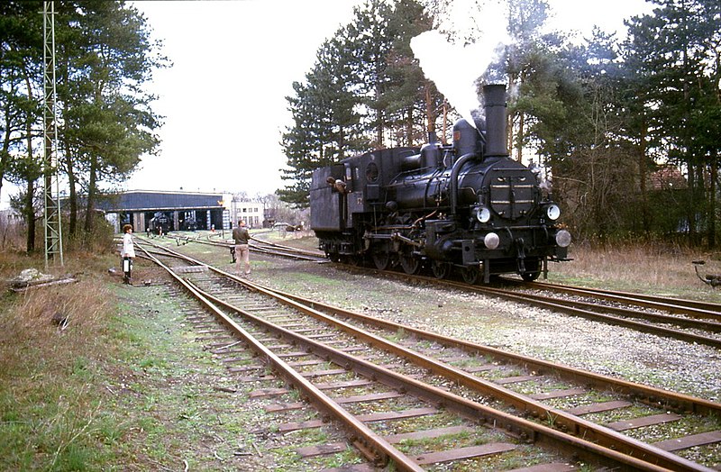 File:129L25070485 Eisenbahn, Eisenbahnmuseum Strasshof, Lok 372.jpg