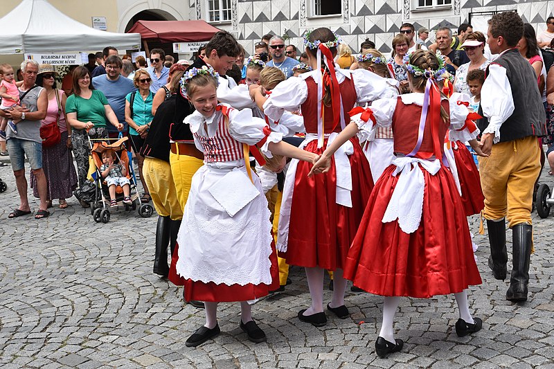 File:20. Kulturfest der Thayavölker Mikulov 07.jpg