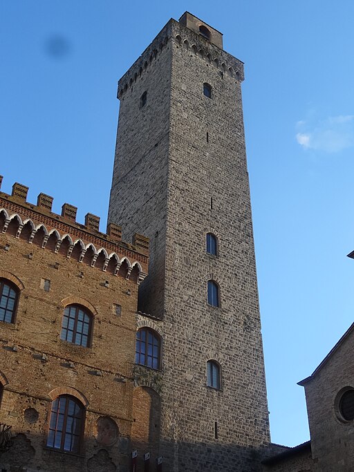 Torre Grossa, Piazza Duomo