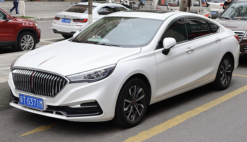 File:2017 FAW Hongqi H5 (pre-facelift, front).jpg