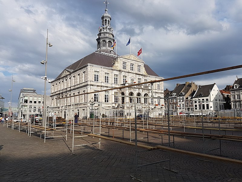 File:2017 Maastricht, Markt, Stadhuis 2.jpg