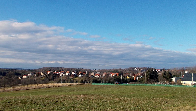 File:2018-02-02 Welschhufe bei Bannewitz mit Windberg.jpg