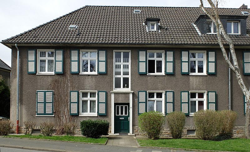 File:2018-04-08 Waldlehne 64 Essen-Margarethenhöhe (NRW).jpg