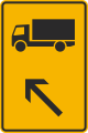394-15-52 Tabuľový smerník na vyznačenie obchádzky (preradenie doľava, pre nákladné vozidlá)
