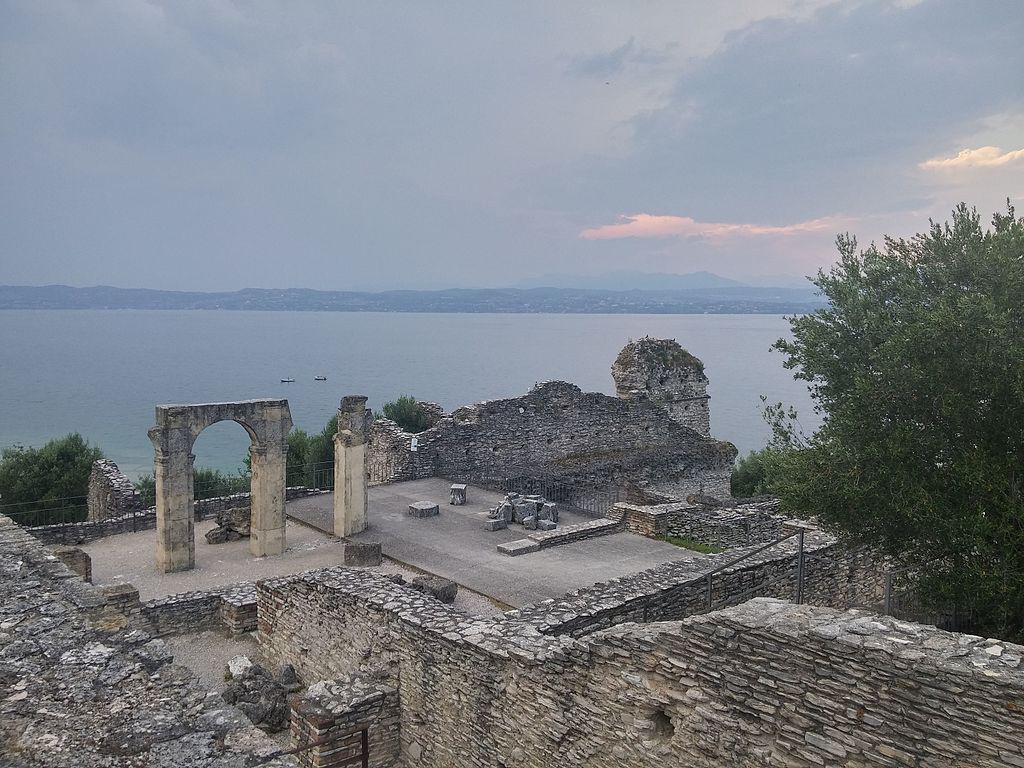 4 Sirmione - Area archeologica Grotte di Catullo