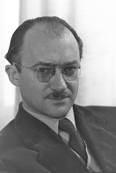 File:Abraham Sutzkever 1950.jpg