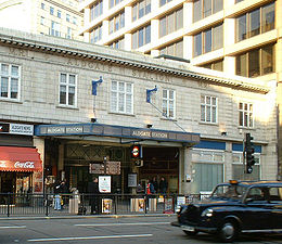 Aldgate-Station-Entrée.jpg