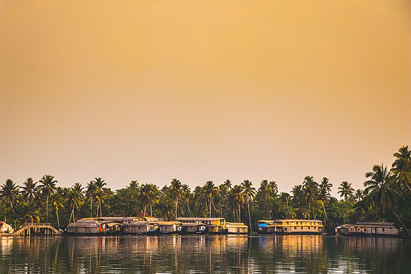 The film was predominantly filmed in Alappuzha.