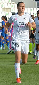 Frisbie played for Madrid CFF from 2019 to 2021. Amanda Frisbie Madrid CFF 2021-05-26.jpg