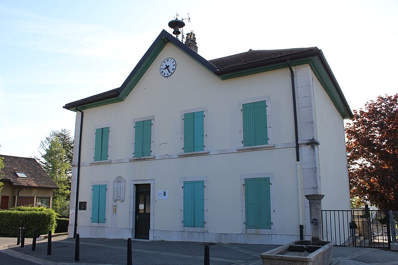 File:Ancienne mairie Vésenex Crassy Divonne Bains 1.jpg