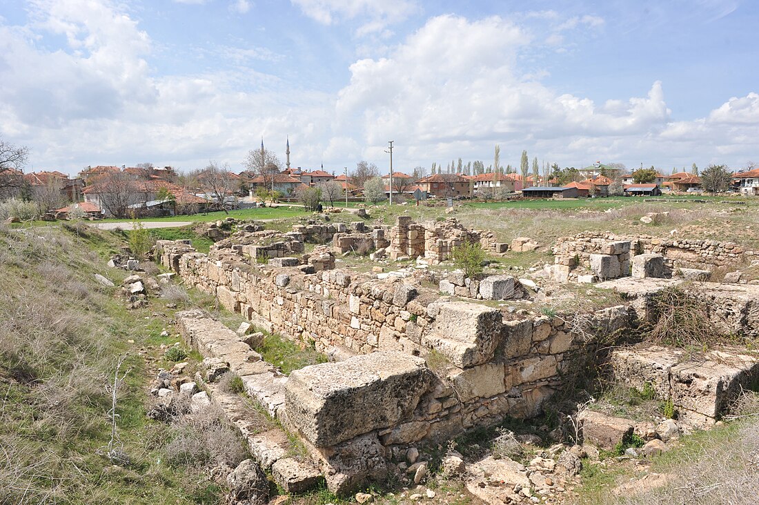 File:Antikle Kirche von Sebaste, bei Selcikler (Usak).JPG