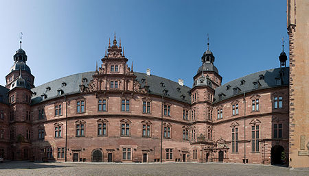Aschaffenburg Schloss Johannisburg Panorama Innenhof