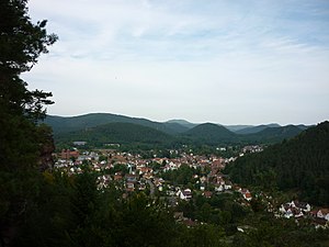 Pfalz Hauenstein: Geographie, Geschichte, Bevölkerung