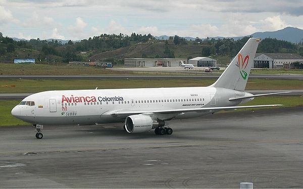 Former Avianca Boeing 767-200ER taxiing at José María Córdova International Airport in 2004