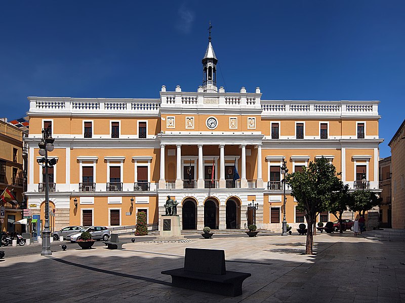 File:Badajoz, Plaza de España, Palacio Municipal 130-1.jpg