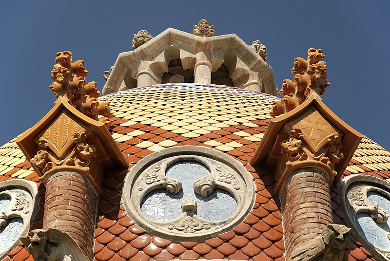 File:Barcelona Hospital de la santa creu i sant pau-Detall de la cúpula del pavelló de la Mercè.jpg