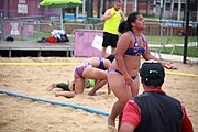 Deutsch: Beachhandball bei den Olympischen Jugendspielen 2018; Tag 5, 10. November 2018; Mädchen, Platzierungsrunde - Amerikanisch-Samoa-Venezuela 0:2 English: Beach handball at the 2018 Summer Youth Olympics at 11 October 2018 – Girls Consolation Round – American Samoa-Venezuela 0:2