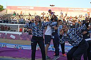 Deutsch: Beachhandball bei den Olympischen Jugendspielen 2018 in Buenos Aires; Tag 7, 13. Oktober 2018; Medaillenzeremonie Mädchen - Gold: Argentinien, Silber: Kroatien, Bronze: Ungarn English: Beach handball at the 2018 Summer Youth Olympics in Buenos Aires at 13 October 2018 – Medal Ceremony Girls - Gold: Argentina, Silver: Croatia, Bronze: Hungary Español: Handball de playa en los Juegos Olimpicos de la Juventud Buenos Aires 2018 en 13 de octubre de 2018 – Medalla Ceremonia para niñas - Oro: Argentina, Plata: Croacia, Bronce: Hungría