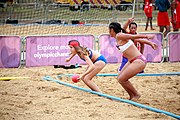 Deutsch: Beachhandball bei den Olympischen Jugendspielen 2018; Tag 6, 11. Oktober 2018; Mädchen, Platzierungssspiel Ränge 11-12 – Amerikanisch Samoa-Mauritius 2:1 English: Beach handball at the 2018 Summer Youth Olympics at 11 October 2018 – Girls Placement Match 11-12 – American Samoa-Mauritius 2:1