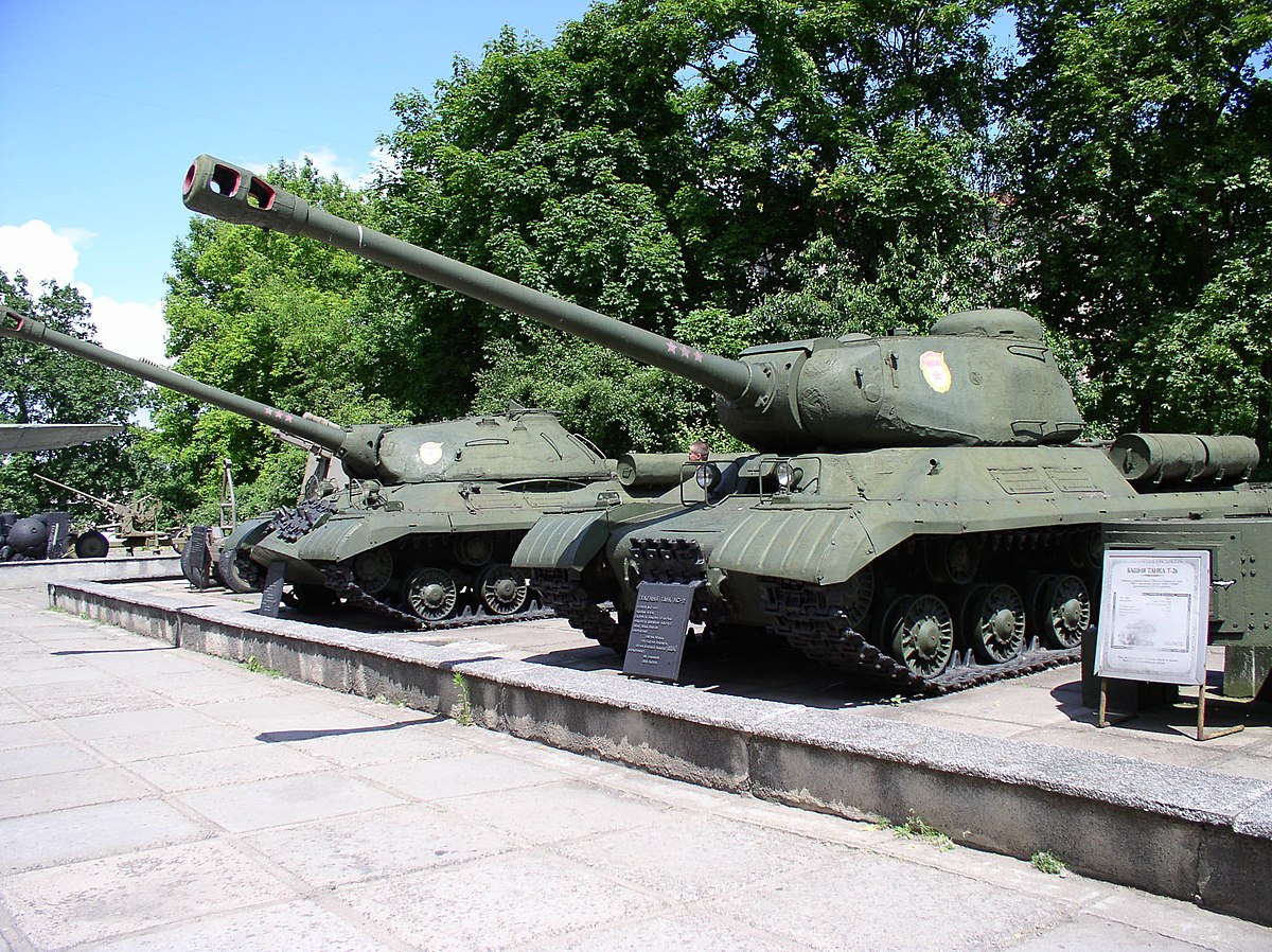 Xe tăng Iosif Stalin - Được sử dụng trong các cuộc chiến tranh của thế giới và đã giành được nhiều chiến thắng lớn, xe tăng Iosif Stalin đã trở thành một biểu tượng của quân đội Liên Xô. Hãy khám phá chi tiết về loại xe tăng này và hiểu thêm về lịch sử của các cuộc chiến tranh.