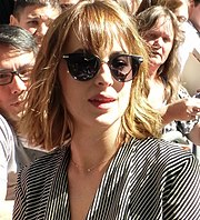 Dakota Johnson fue elegida para protagonizar la cinta después de aparecer en la película de Guadagnino A Bigger Splash (2015).