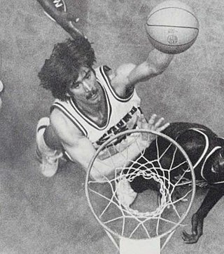<span class="mw-page-title-main">Bob McCurdy</span> American basketball player (1952–2020)