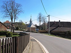 Bohuňov (ZR), kaple zezadu.jpg