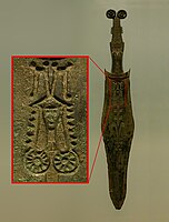 人面が象られた青銅剣
