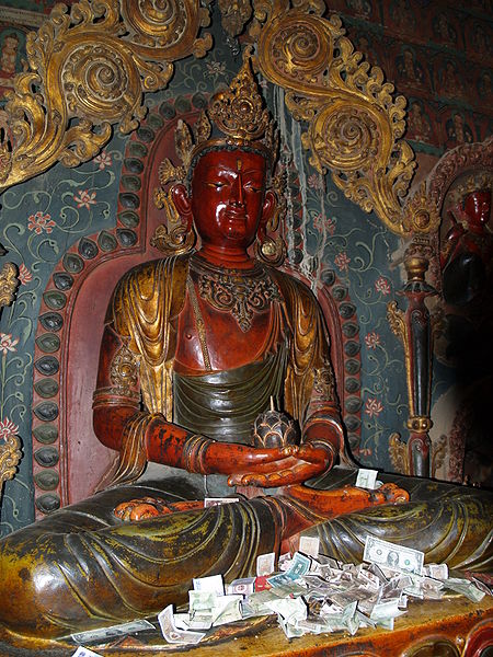 File:Buddhist artwork in the Pelkhor Monastery, Gyantse2.jpg