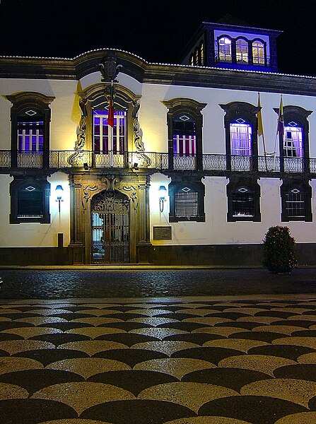 File:Câmara Municipal do Funchal - Portugal (2460016504).jpg