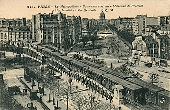 Le viaduc du métro, boulevard Pasteur et l'avenue de Breteuil, vers 1910.