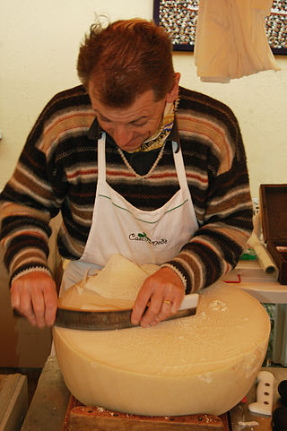 <span class="mw-page-title-main">Raspadüra</span> Method of serving grana cheese