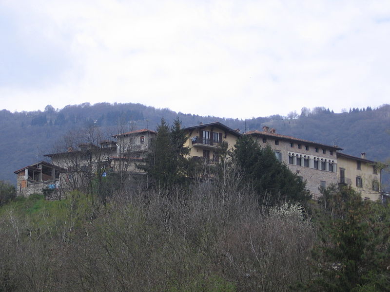 File:Casazza borgo medievale 01.jpg