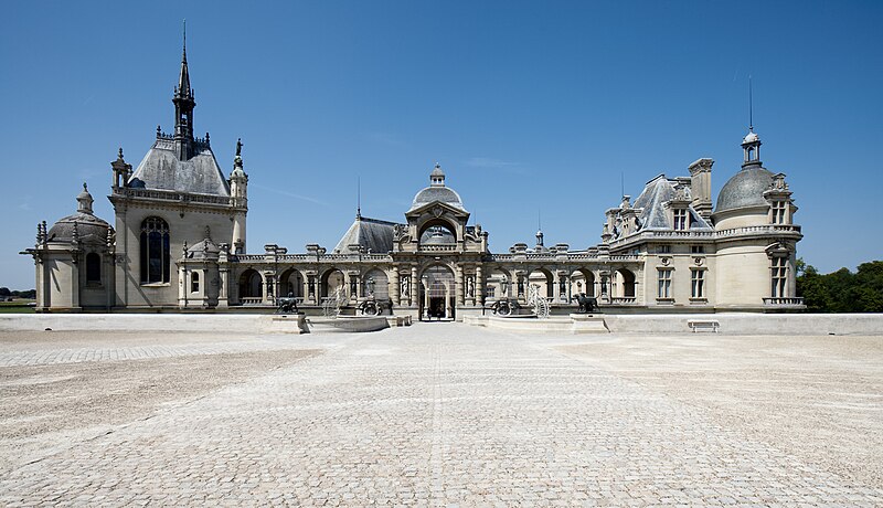 File:Château de Chantilly-4.jpg