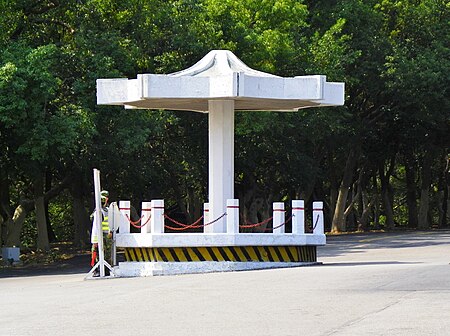 Fail:Chengkungling Guard Pavilion 20121006.jpg