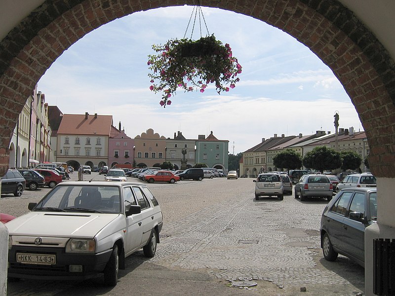 File:Cz nove mesto nad metuji marketplace 002 kroton.jpg