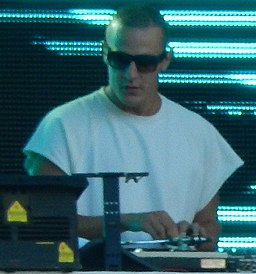 DJ Snake @ Spring Awakening 6 13 2014 (14469233883) (cropped)