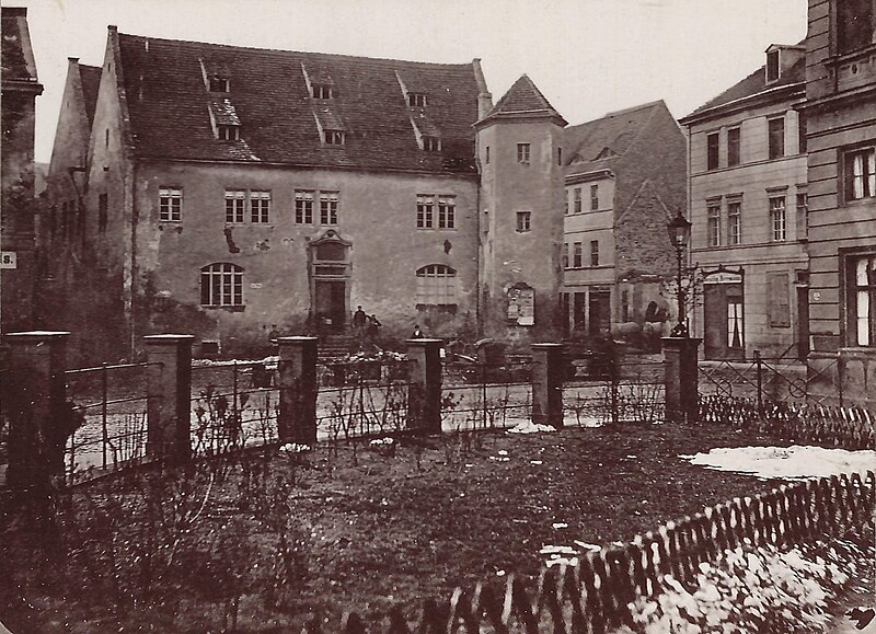 File:Das alte deutsch=reformierte Waisenhaus Bild 42.jpeg