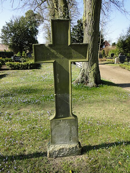 File:Dobbertin Klosterfriedhof Grabstein Wilhelmina Augusta C. G. von Bredow Reihe 1 Platz 13 2012-03-23 448.JPG