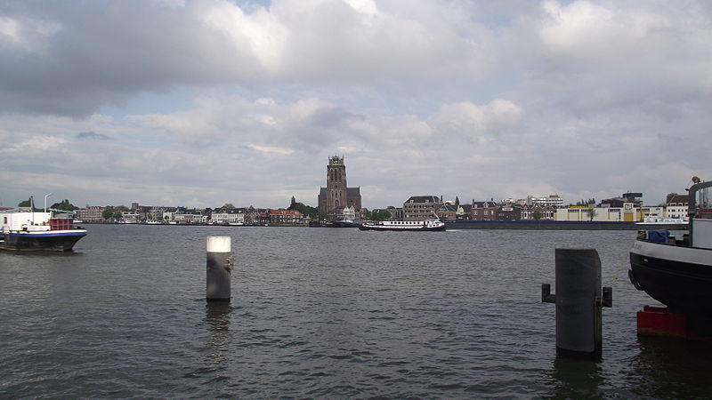 File:Dordrecht gezien vanaf Zwijndrecht I.jpg