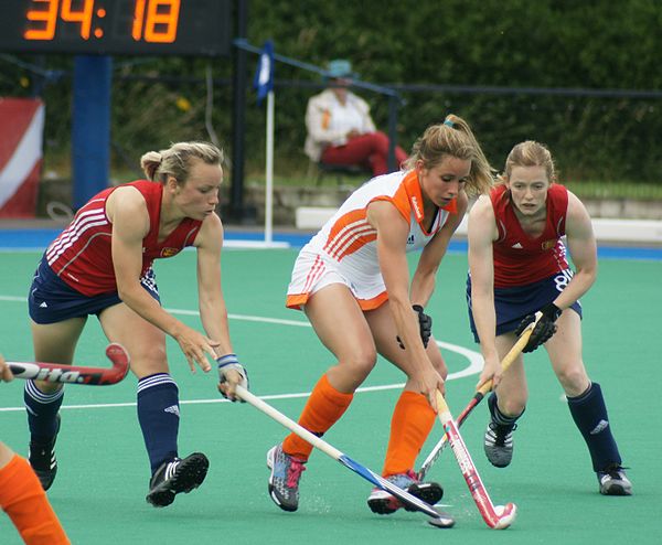 Dutch player Ellen Hoog shielding the ball during Netherlands-England match on 11 July 2009.