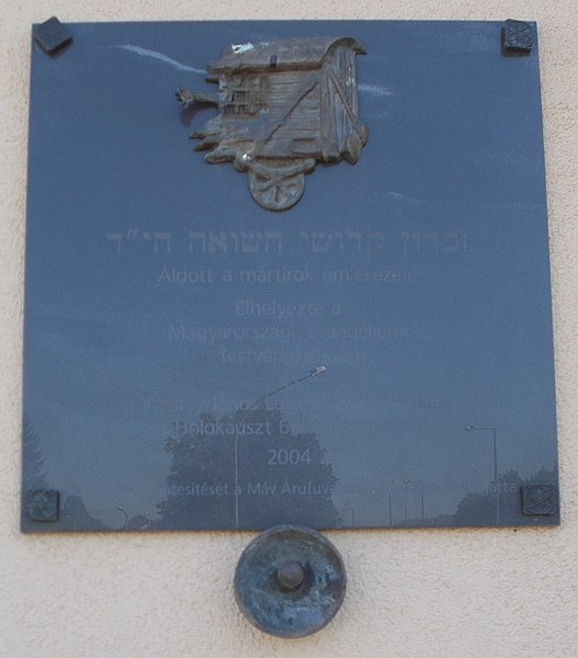 File:Eger railway station, Holocaust plaque, 2016 Hungary.jpg