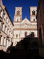 Notre Damen kirkko - Châtellerault.JPG