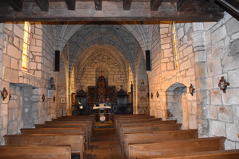 File:Eglise Saint-Pierre de Sarran - La nef A.jpg