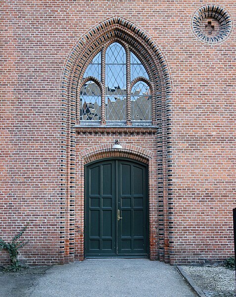 File:Emmauskirken Copenhagen entrance.jpg