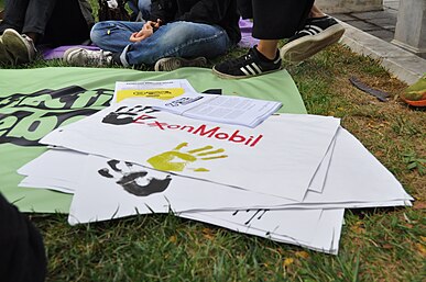 Signs protesting against ExxonMobil made by Extinction Rebellion Extinction Rebellion - Dont frack with us (48875961243).jpg