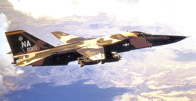 F-111 (航空機) - Wikipedia