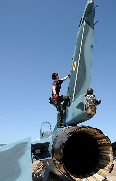 File:F-2A (529) of 6 Sqn at Andersen Air Force Base, -30 Jan. 2009 a.jpg