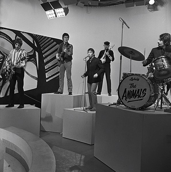 File:Fanclub1967Animals2.jpg